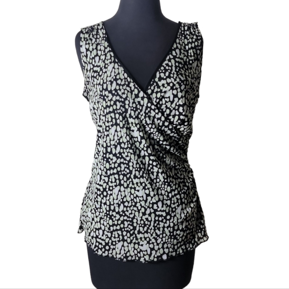 Nine & Co by Nine West sleeveless v neck faux wrap raw hem top size medium